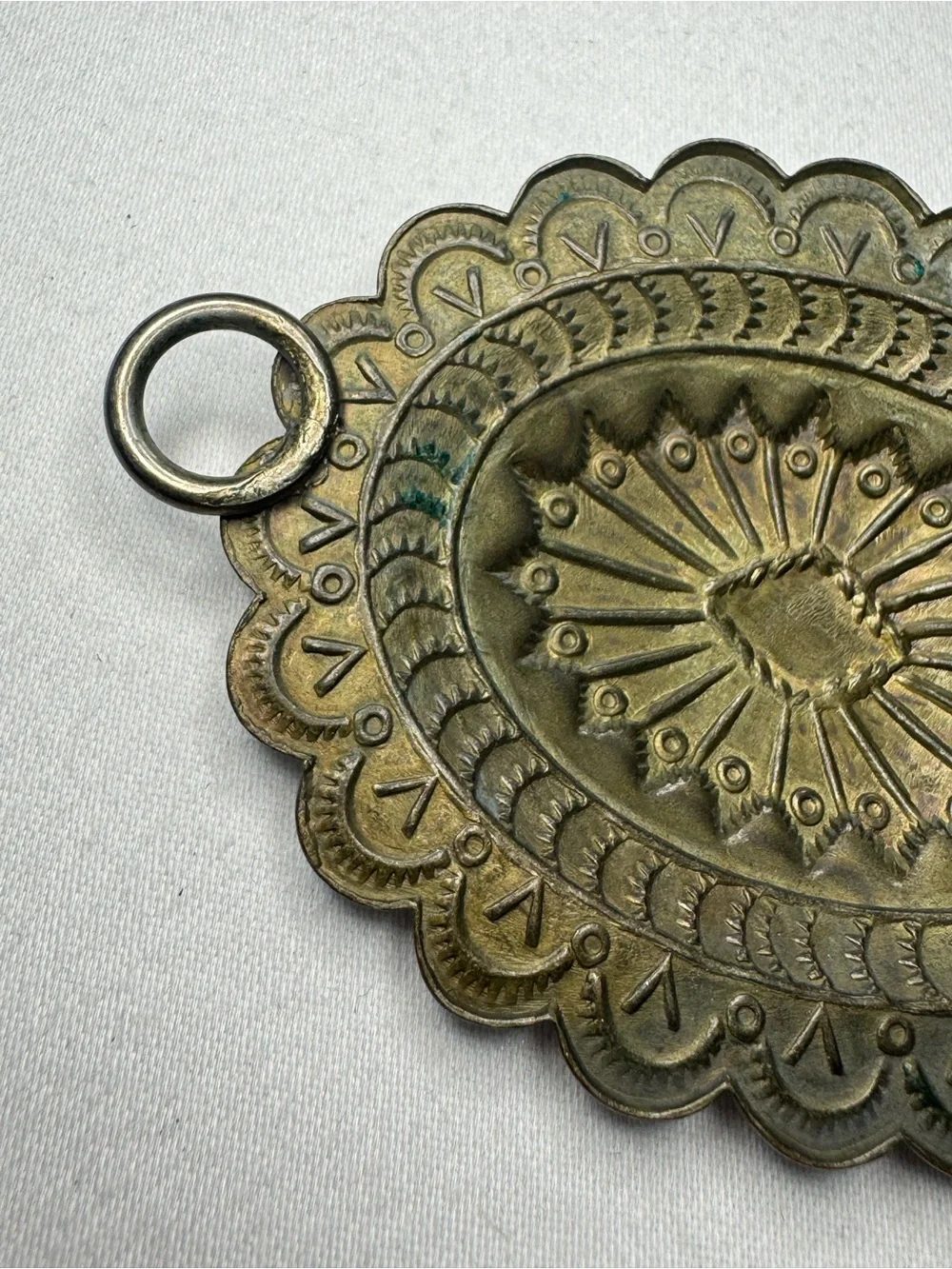 Vintage Silver Tone Southwestern Scalloped Oval Concho Belt Link Hardware Patina